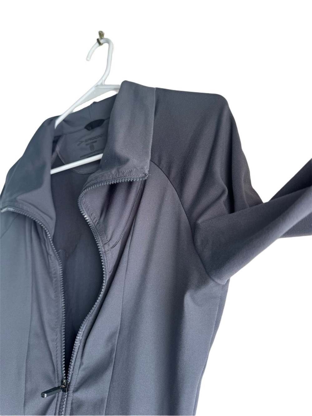 BROOKS RUNNING Full Zip Jacket - Picture 10 of 12